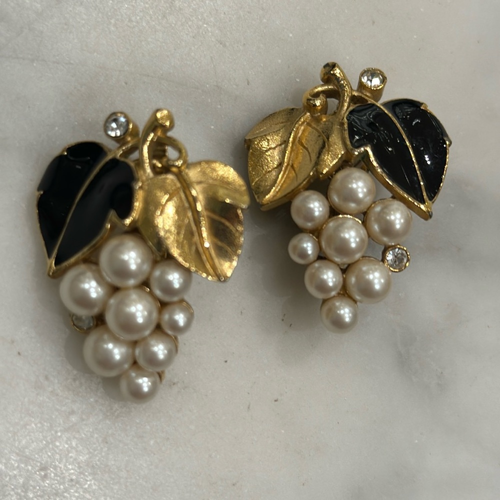 Trifari Kunio Matsumoto for Trifari Pearl and Enamel Vintage Clip Earrings